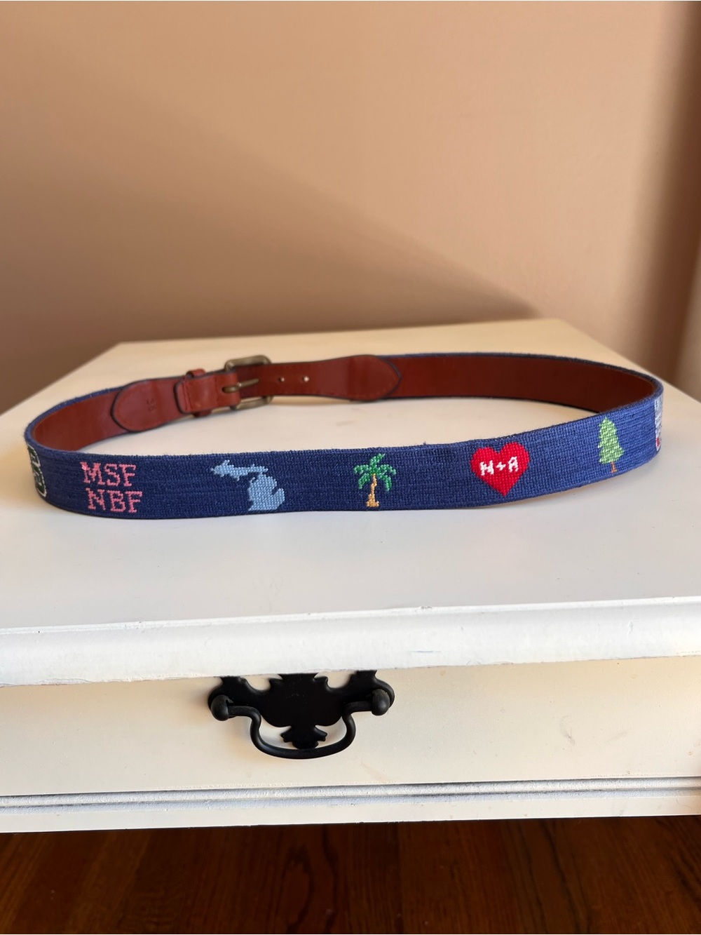 Smathers & Branson Navy Needlepoint Belt with American Flag and Golf Motif - Picture 3 of 7